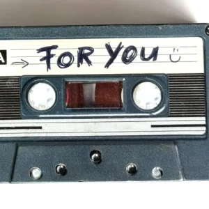 Retro-Blechdose als Kassette mit For You Beschriftung