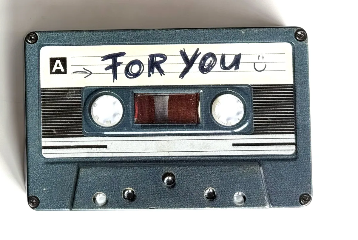 Retro-Blechdose als Kassette mit For You Beschriftung