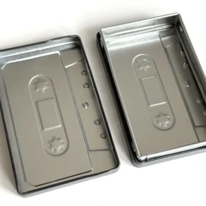 Blechdose in Form eoner Musikkassette Mixtape von innen